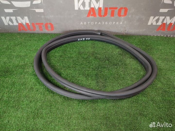 Уплотнитель задний правый(проём двери) Kia Rio 3