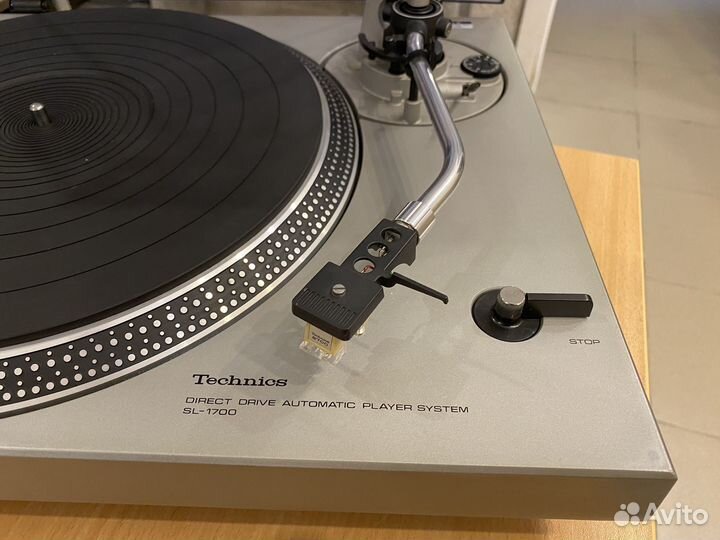 Проигрыватель винила Technics SL-1700
