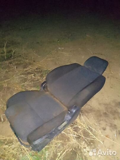 Автомобильное сиденье от иномарки