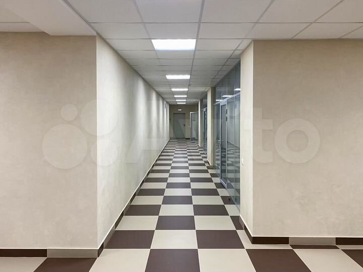 От 600 до 1000 м2 с отличным ремонтом, парковкой