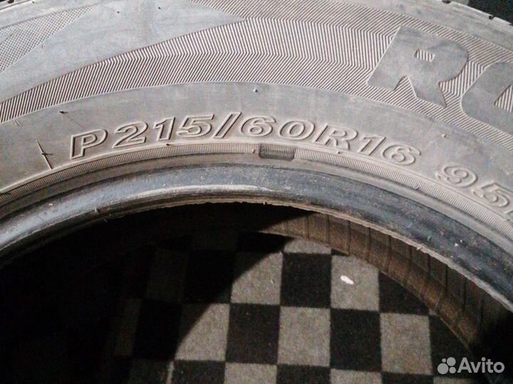 Roadstone Classe Premiere CP672 215/60 R16