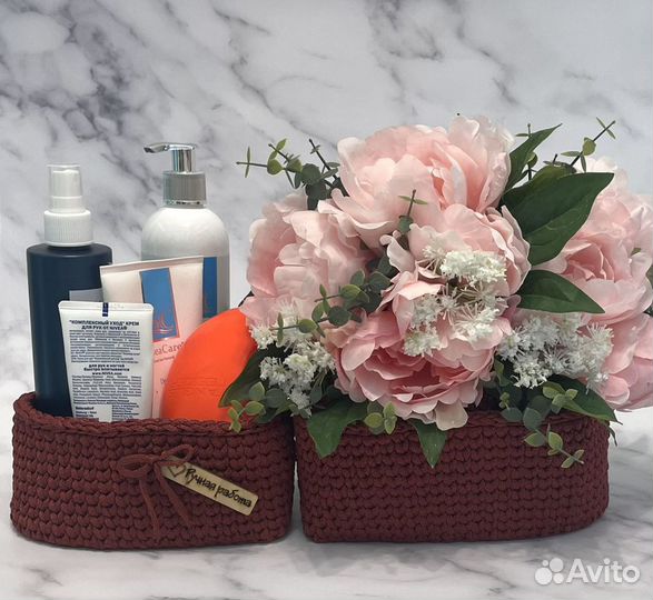 Вязаная интерьерная корзина «Сердце»