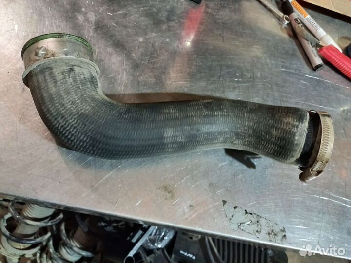 Патрубок турбины (интеркулера) VW Tiguan1