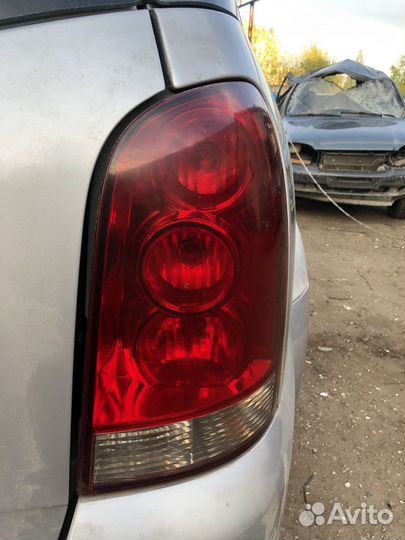 Фонарь задний правый SsangYong Rexton 1