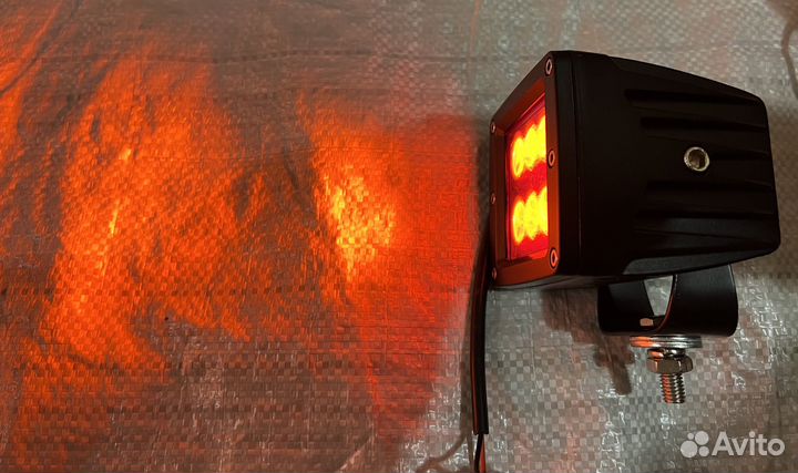 Продам красные туманные стоп фонари