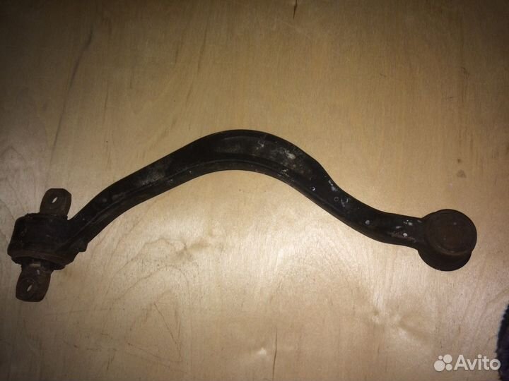 Рычаг левый Mitsubishi Galant, Emeraude, Eterna, L