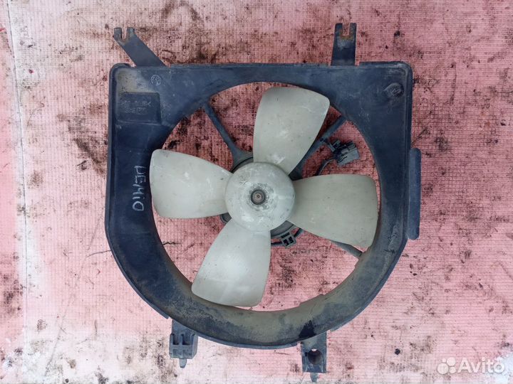 Диффузор вентилятора Мазда Демио 1