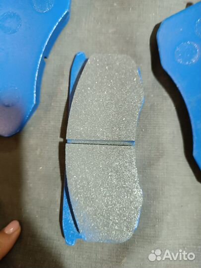 Колодки тормозные передние на УАЗ Патриот