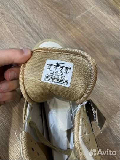 Кроссовки Nike