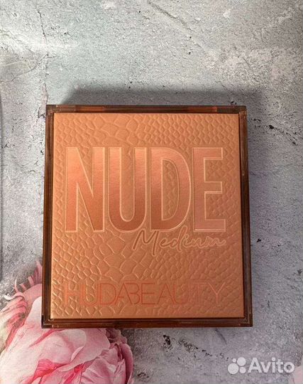 Huda beauty палетка nude