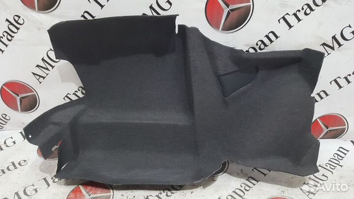 Обшивка багажника левая на Mersedes W126