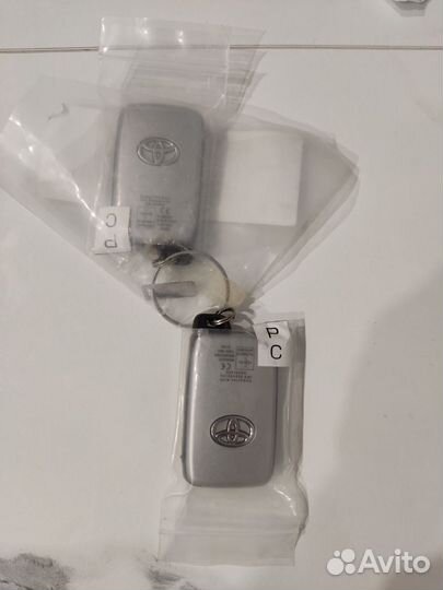 Смарт ключ toyota land cruiser Prado 150