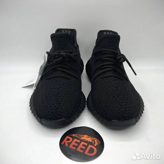 Кроссовки оптом / Adidas Yeezy Boost 350 V2 оптом