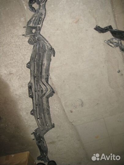 Решетка радиатора Citroen C4