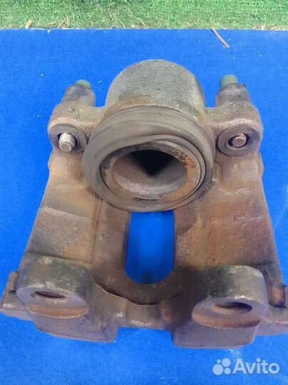 Суппорт тормозной передний левый BMW 3 E90 2005