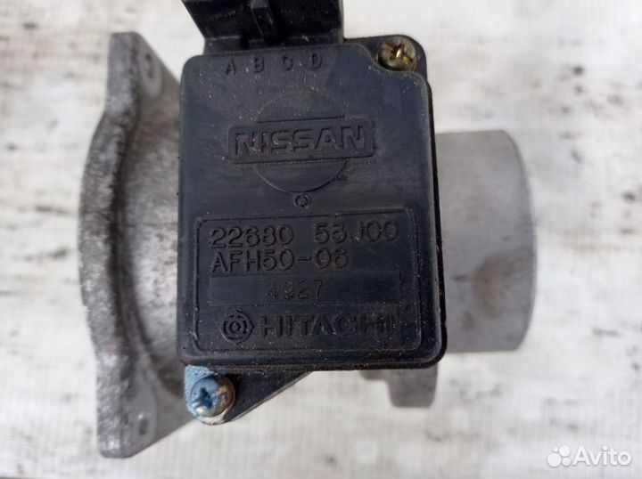 Nissan Primera P10 расходомер воздуха 22680-53j00