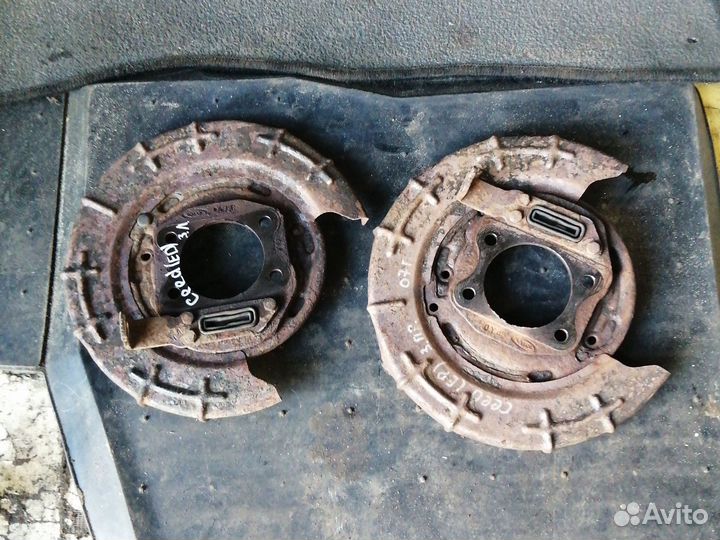 Пыльник заднего тормозного диска Kia Ceed Ed, 2008