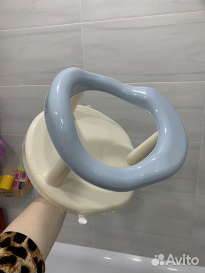 Стульчик для купания и сидение для унитаза