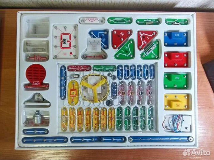 Набор Знаток 999 схем