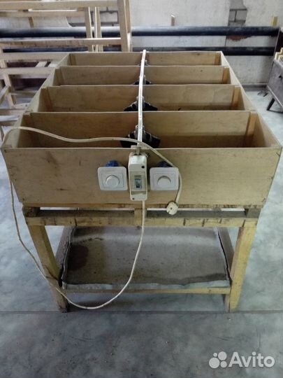 Брудер и клетки для цыплят.по- (штучно)