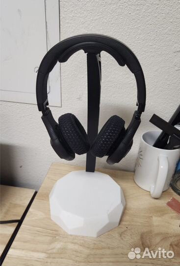 Подставка для наушников в минималистичном стиле