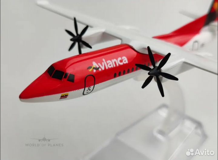 Модель самолета металлическая