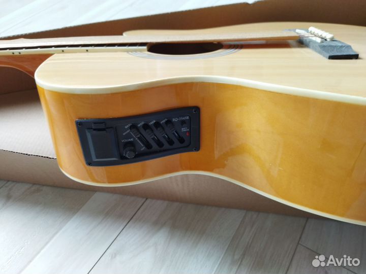 Гитара электроакустическая