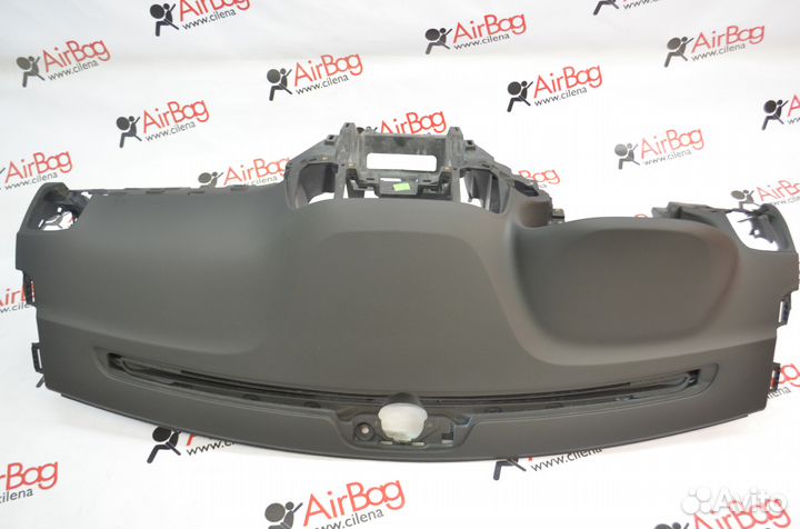 Торпедо панель приборов Jeep Grand Cherokee