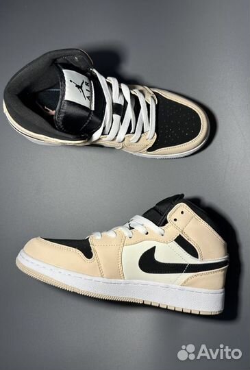 Кроссовки Air Jordan 1 Mid 'Barely Orange' Люкс