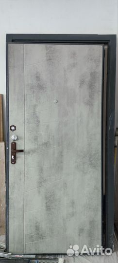 Дверь от застройщика