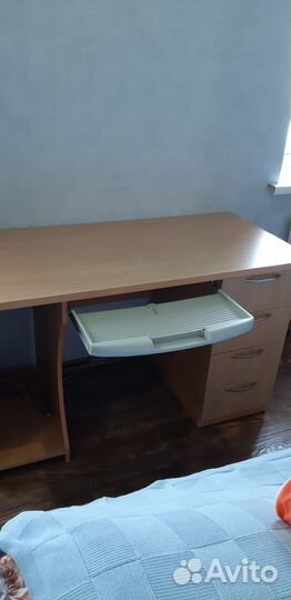 Компьютерный стол