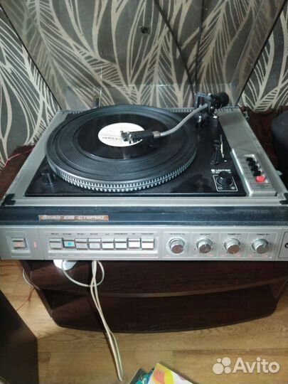 Виниловый проигрыватель