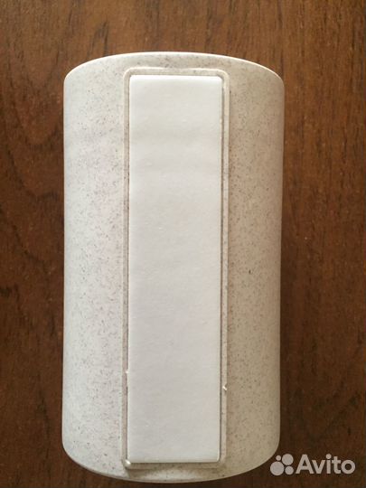 Настенный дозатор для зубной пасты