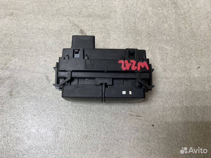 Кнопка Мерседес W212 E