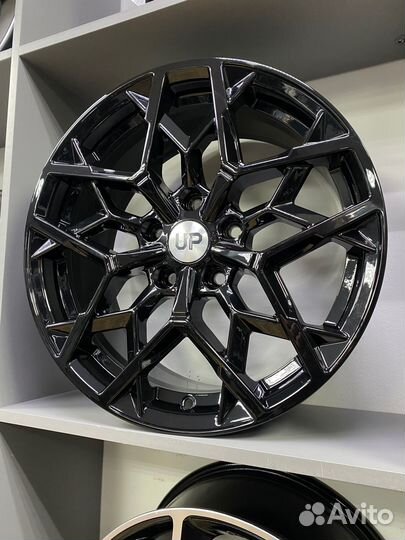 Wheels UP Up110 R17 / 7.5jpcd 5x114.3 ET45 цо67.1