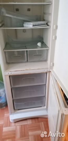 Холодильник Indesit б/у