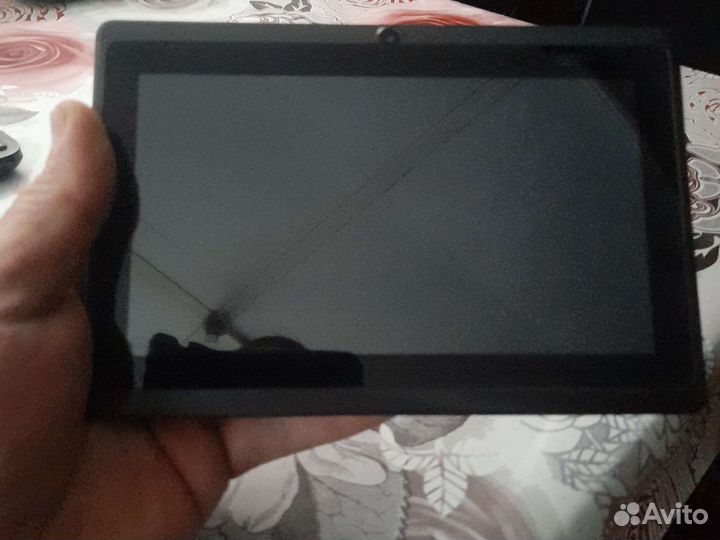 Планшет Yarvik б/у