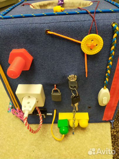 Развивающие игрушки (мягкий бизиборд)