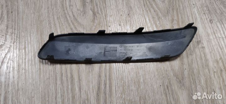 Молдинг переднего бампера Volkswagen Jetta 5