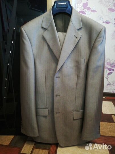 Продается костюм мужской