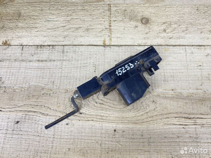 Активатор замка крышки бензобака BMW E34 E24 E32