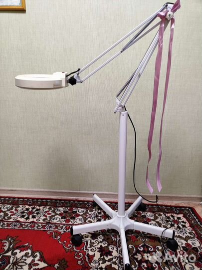 Лампа лупа напольная