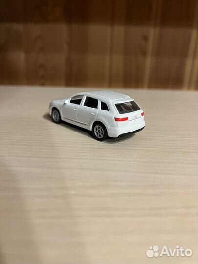 Машинка welly audi q7
