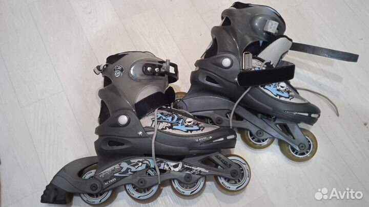 Роликовые коньки