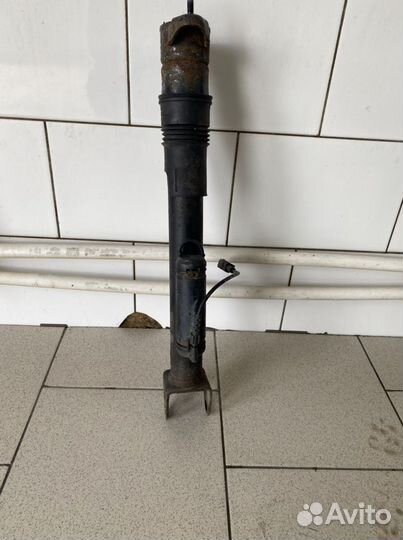Амортизатор Мерседес W164 GL 350 задний