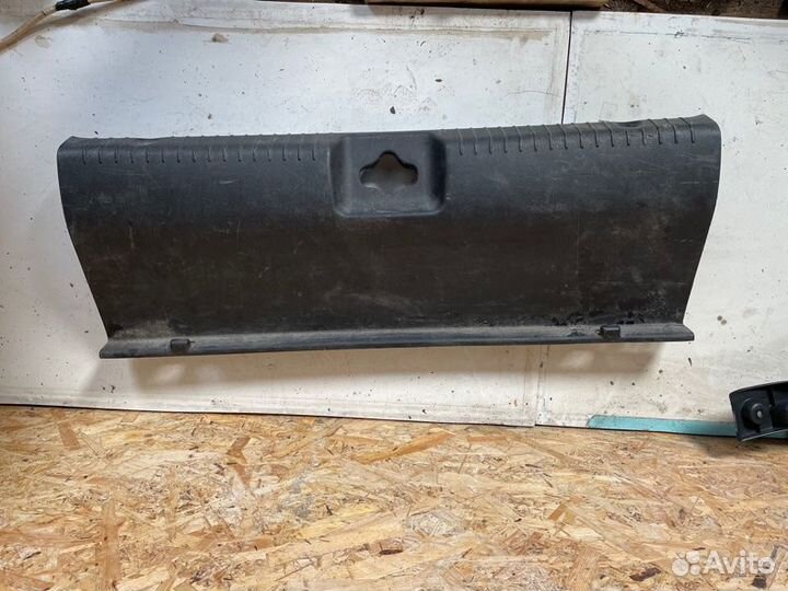 Обшивка багажника задняя Hyundai Solaris 1 G4FC