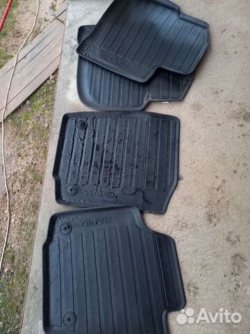 Автомобильные коврики резиновые
