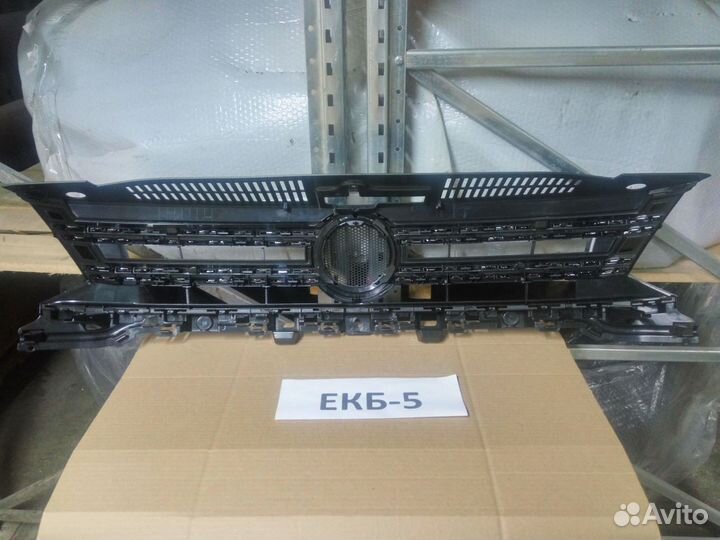 Решетка радиатора Фольксваген Тигуан 1