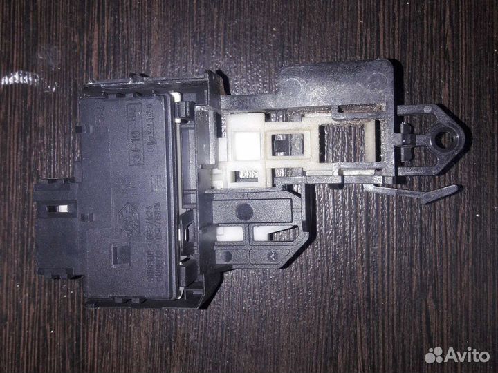 Устройства блокировки люка