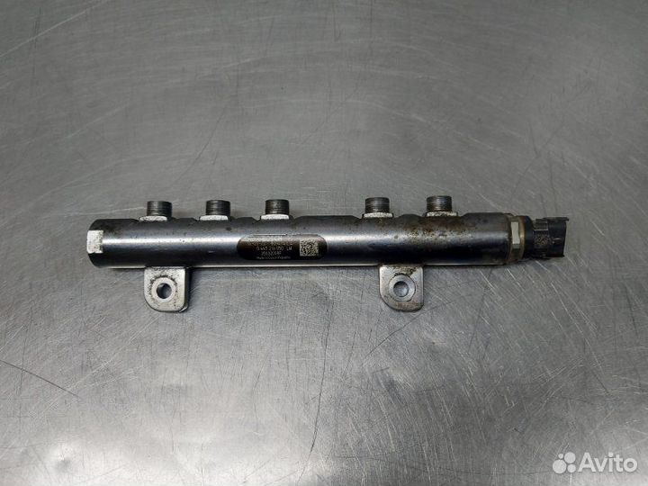 Топливная рейка правая Jeep Grand Cherokee WK2